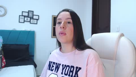 Kamilalopez online show from 02-11-25, 10:18