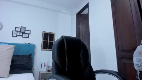 Kamilalopez online show from 10-06-25, 09:45