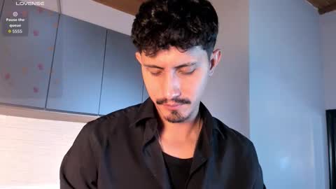 Snapshot of kamal_wolff chatting on 02-24-26, 12:03 jhon online show from 02-24-26, 12:03