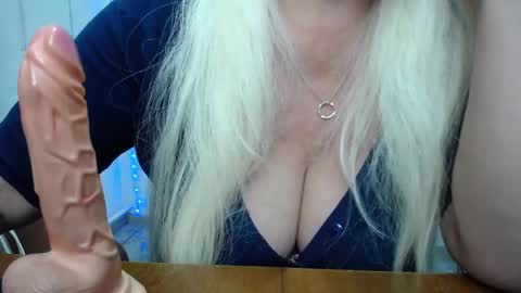 Snapshot of kamaliasim chatting on 01-17-25, 10:34 KamaliaSim online show from 01-17-25, 10:34