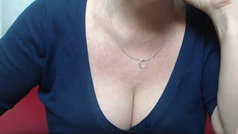 Snapshot of kamaliasim chatting on 01-19-25, 04:22 KamaliaSim online show from 01-19-25, 04:22