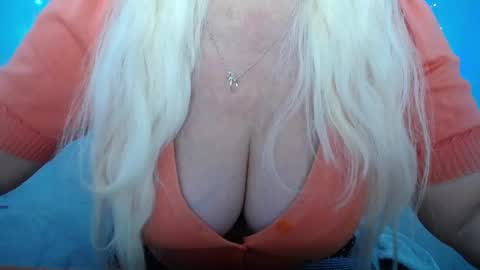Snapshot of kamaliasim chatting on 01-20-25, 02:01 KamaliaSim online show from 01-20-25, 02:01