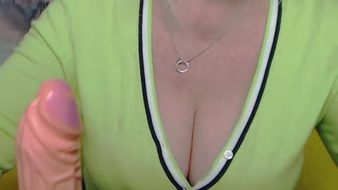 Snapshot of kamaliasim chatting on 01-26-25, 03:06 KamaliaSim online show from 01-26-25, 03:06
