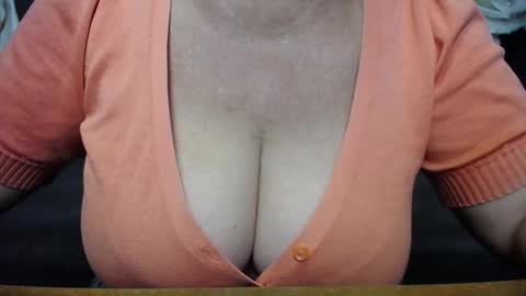 Snapshot of kamaliasim chatting on 09-21-25, 06:20 KamaliaSim online show from 09-21-25, 06:20