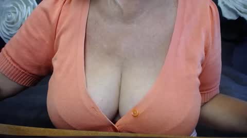 Snapshot of kamaliasim chatting on 09-22-25, 06:26 KamaliaSim online show from 09-22-25, 06:26