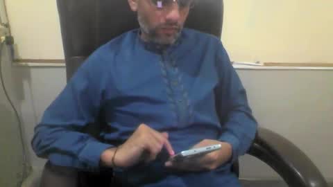 Snapshot of kami99099 chatting on 10-17-25, 04:48 kami99099 online show from 10-17-25, 04:48