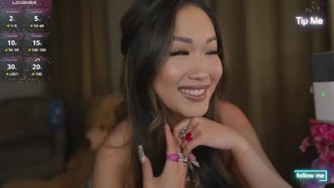 Snapshot of kamilee__xo chatting on 06-17-26, 06:42 kamilee__xo online show from 06-17-26, 06:42