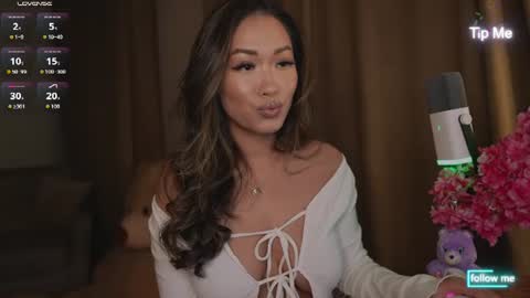 Snapshot of kamilee__xo chatting on 06-18-26, 06:56 kamilee__xo online show from 06-18-26, 06:56