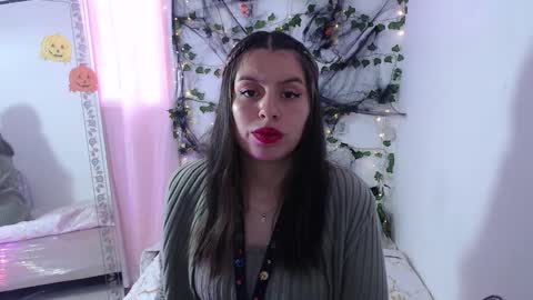 Snapshot of kamilew chatting on 10-22-25, 12:16 kamilew online show from 10-22-25, 12:16