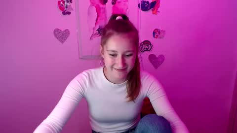 Snapshot of kamilla_love_ chatting on 09-25-25, 01:15 kamilla_love_ online show from 09-25-25, 01:15