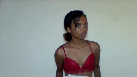 Snapshot of kamillah69 chatting on 01-12-26, 01:38 kamillah69 online show from 01-12-26, 01:38