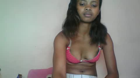 Snapshot of kamillah69 chatting on 03-02-26, 06:36 kamillah69 online show from 03-02-26, 06:36