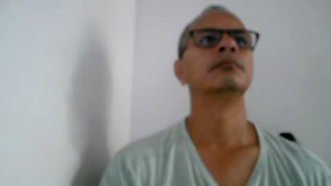 Snapshot of kamilo69_ chatting on 06-23-26, 12:58 Kamilo online show from 06-23-26, 12:58