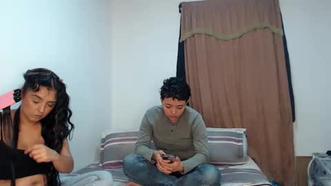 Snapshot of kammy_cami chatting on 05-11-26, 04:04 kammy y camila online show from 05-11-26, 04:04
