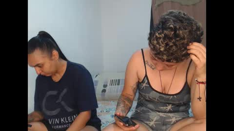 Snapshot of kammy_cami chatting on 05-19-26, 09:48 kammy y camila online show from 05-19-26, 09:48