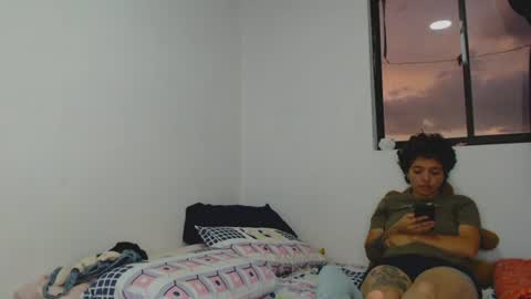 Snapshot of kammy_cami chatting on 07-17-26, 11:20 kammy y camila online show from 07-17-26, 11:20