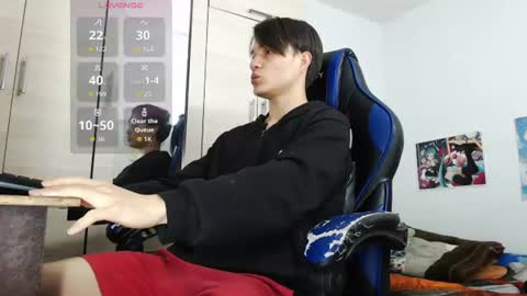 Snapshot of kanekixxxhot chatting on 06-28-26, 12:33 andres online show from 06-28-26, 12:33
