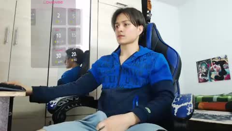 Snapshot of kanekixxxhot chatting on 07-16-26, 10:32 andres online show from 07-16-26, 10:32