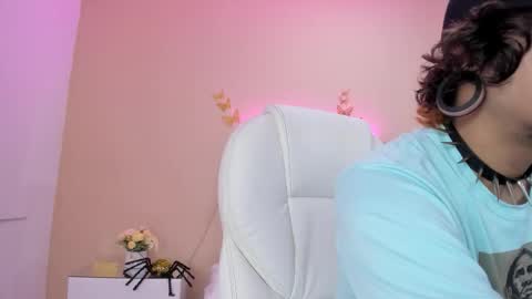 Snapshot of kaoz_23_ chatting on 10-19-25, 01:01 KaoZ Goeth online show from 10-19-25, 01:01