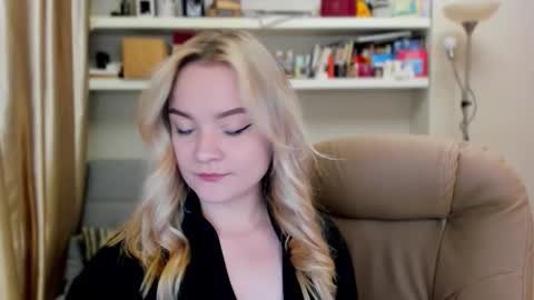 Kara. Off from 15th till 24th of December online show from 09-17-25, 11:06