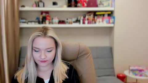 Snapshot of kara_smith_ chatting on 04-24-26, 11:18 Kara. Off from 15th till 24th of December online show from 04-24-26, 11:18