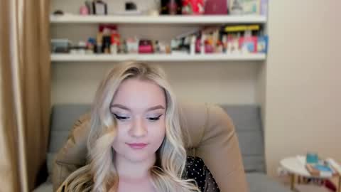 Snapshot of kara_smith_ chatting on 06-05-26, 11:21 Kara. Off from 15th till 24th of December online show from 06-05-26, 11:21
