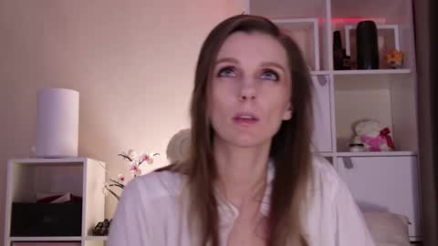 Julia online show from 03-18-26, 08:56