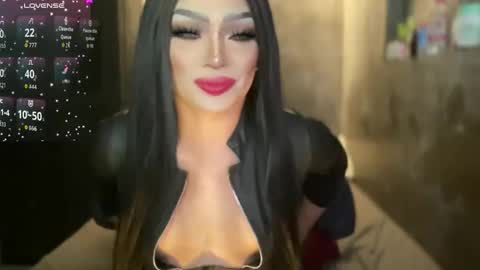 Snapshot of kardeyfynes chatting on 09-11-25, 07:41 MARIA online show from 09-11-25, 07:41