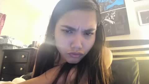 Snapshot of karebearxx chatting on 12-23-24, 06:00 Kare Bear online show from 12-23-24, 06:00