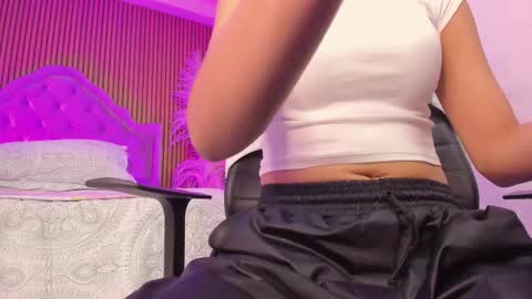 Snapshot of karelymitchel chatting on 02-08-26, 01:25 Karely online show from 02-08-26, 01:25