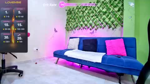 Snapshot of karen_ariass chatting on 06-17-26, 02:25 Karen online show from 06-17-26, 02:25