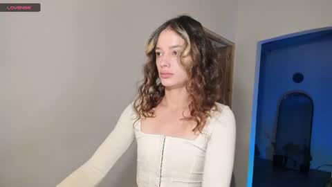 Karen Arango online show from 07-18-26, 10:08
