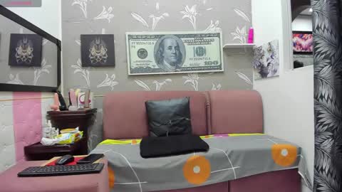 Karen online show from 02-12-25, 12:37