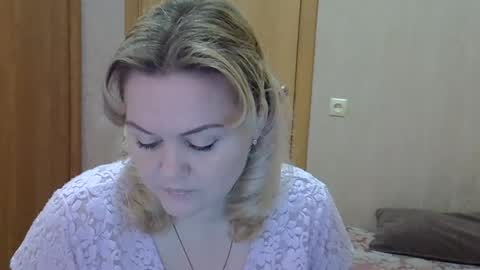 karennelsonx online show from 03-10-25, 09:21