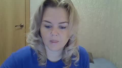 karennelsonx online show from 09-28-25, 09:03