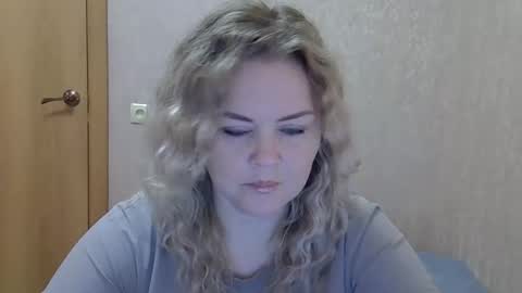 karennelsonx online show from 12-01-25, 11:15