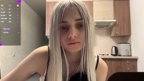 Snapshot of karensimilton chatting on 06-26-26, 11:47 May online show from 06-26-26, 11:47