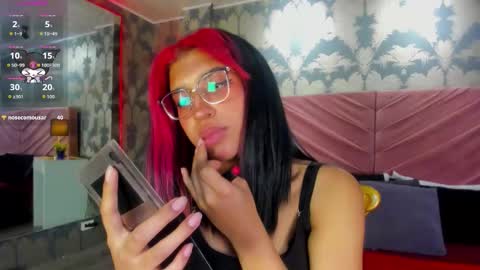 Snapshot of karin_ks chatting on 12-19-25, 03:02 Karina online show from 12-19-25, 03:02