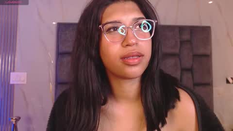 Snapshot of karin_ks chatting on 02-15-26, 08:35 Karina online show from 02-15-26, 08:35