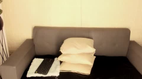 Kari online show from 12-21-25, 11:17