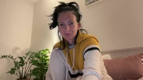 Snapshot of karinablair chatting on 12-13-24, 10:55 Karina online show from 12-13-24, 10:55