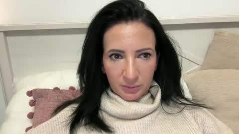 Snapshot of karinablair chatting on 12-21-24, 05:40 Karina online show from 12-21-24, 05:40