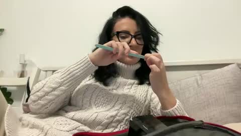 Snapshot of karinablair chatting on 02-26-25, 04:24 Karina online show from 02-26-25, 04:24