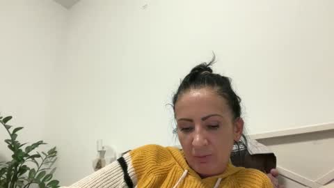 Karina online show from 12-22-25, 05:04