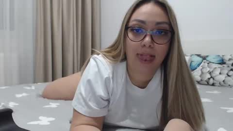 Snapshot of karinmcqueen chatting on 02-14-25, 05:46 Karin online show from 02-14-25, 05:46