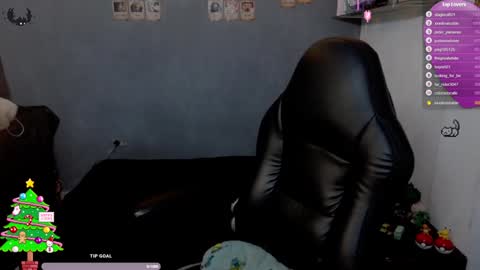 Snapshot of kariozzz chatting on 12-05-24, 04:09 call me kai 3 online show from 12-05-24, 04:09