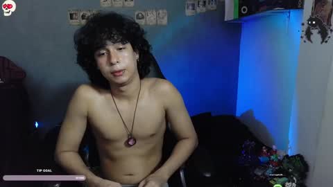Snapshot of kariozzz chatting on 12-28-24, 02:43 call me kai 3 online show from 12-28-24, 02:43