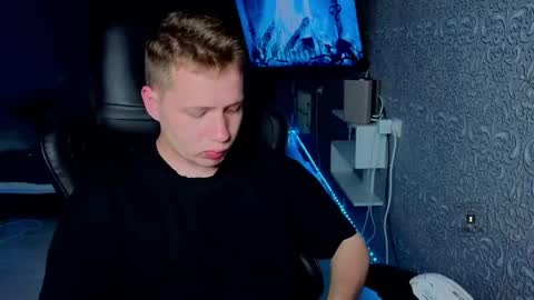 Snapshot of karl_night_ chatting on 05-16-26, 06:07 karl night online show from 05-16-26, 06:07