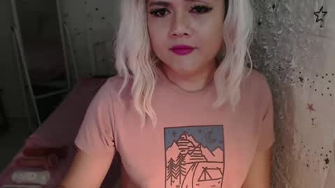 Snapshot of karla4kkeps4u chatting on 01-04-25, 02:04 karla online show from 01-04-25, 02:04