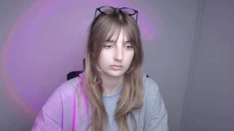 Snapshot of karla_flower chatting on 09-13-25, 10:59 Karla online show from 09-13-25, 10:59